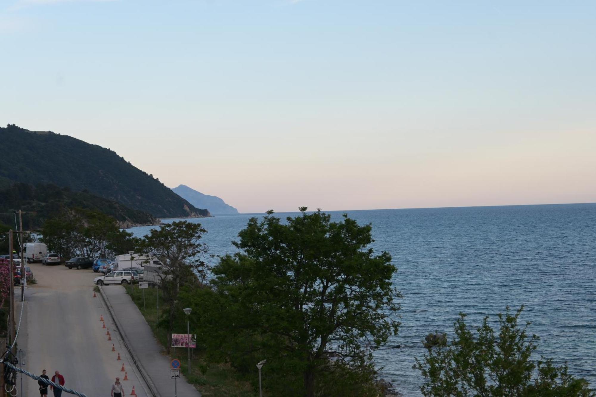 Maria Rooms To Let Ouranoupoli Bagian luar foto