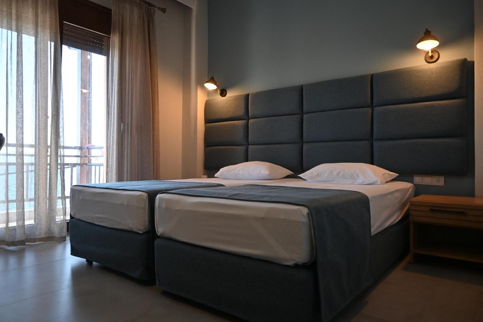 Maria Rooms To Let Ouranoupoli Bagian luar foto