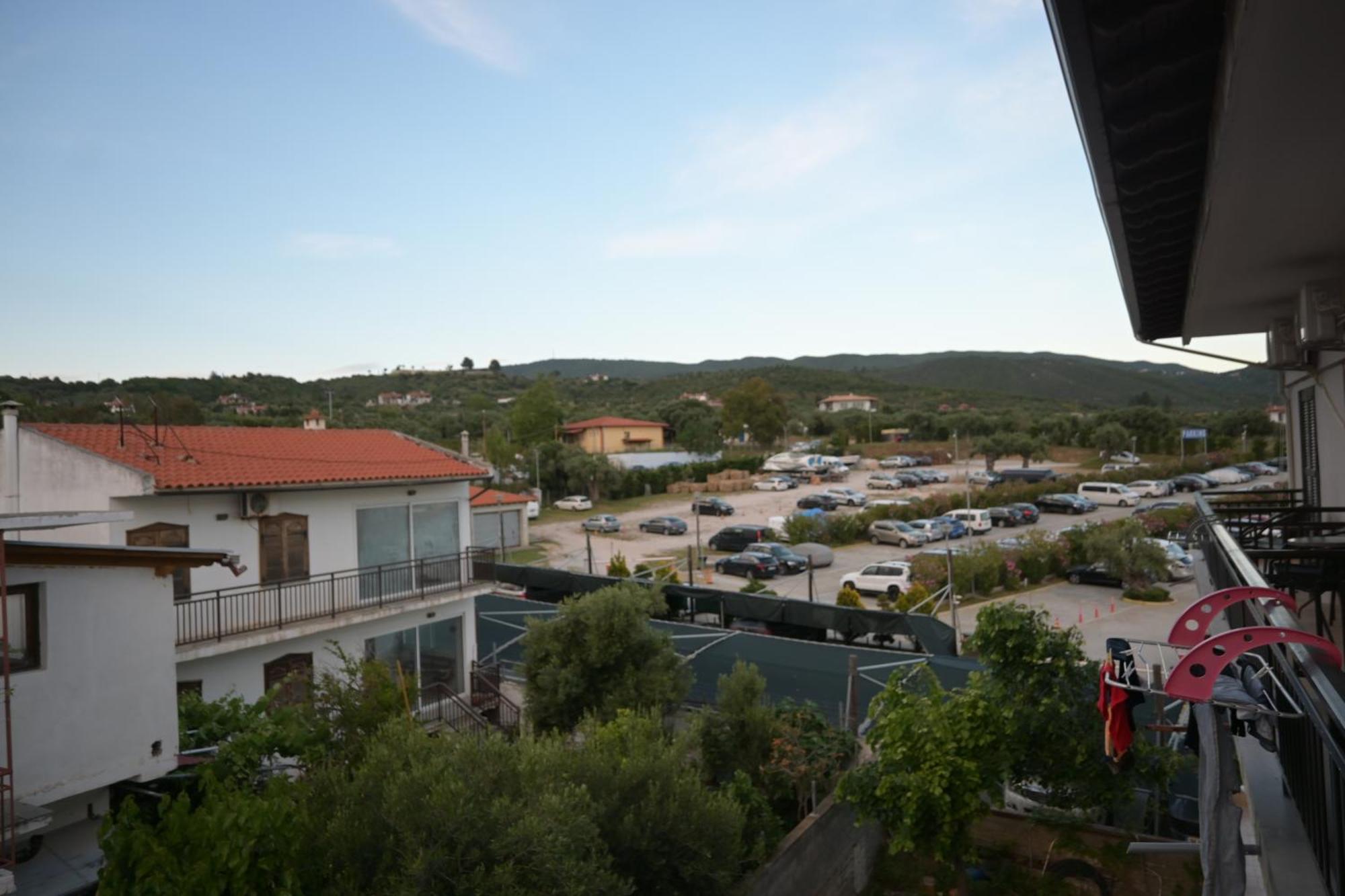 Maria Rooms To Let Ouranoupoli Bagian luar foto
