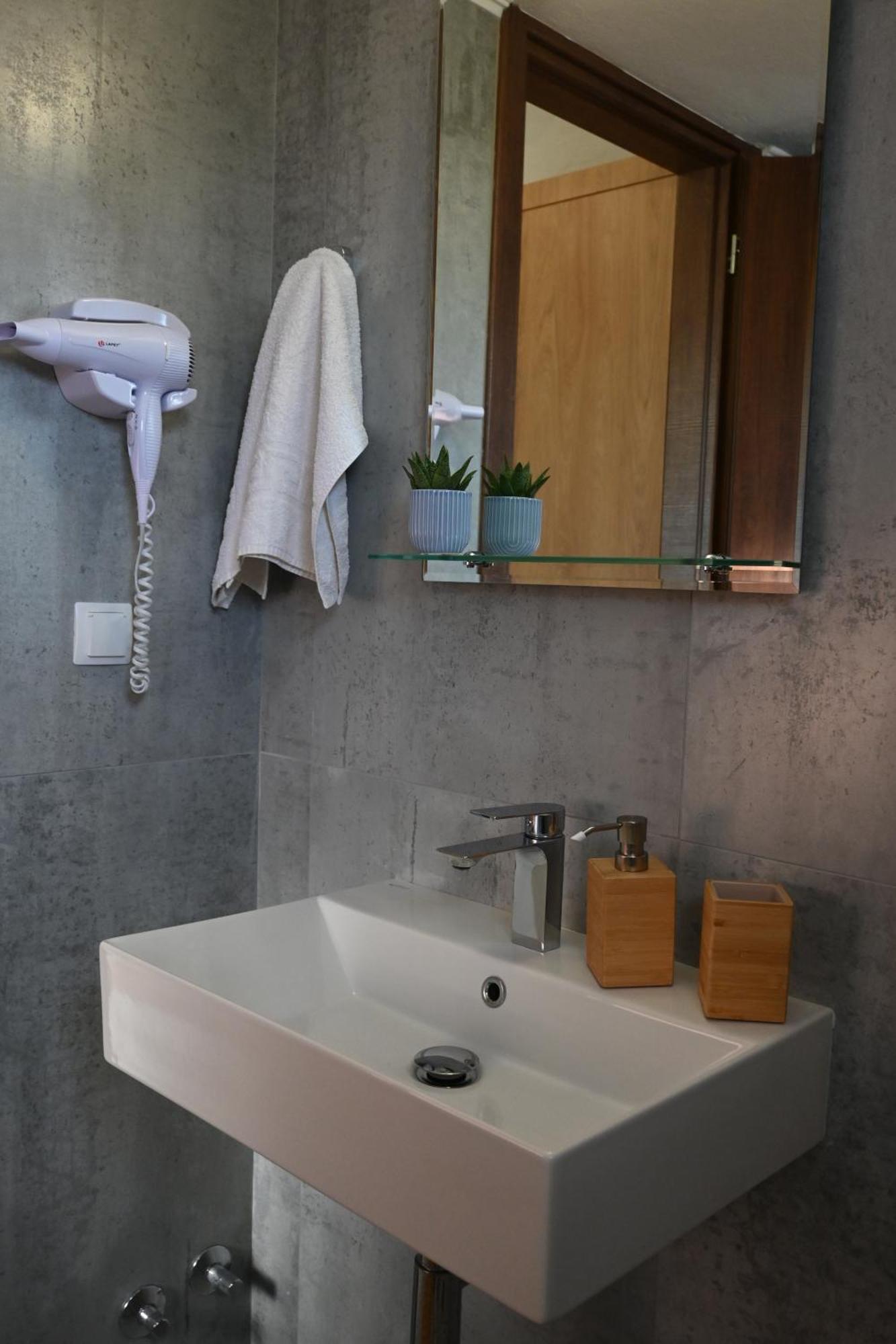 Maria Rooms To Let Ouranoupoli Bagian luar foto