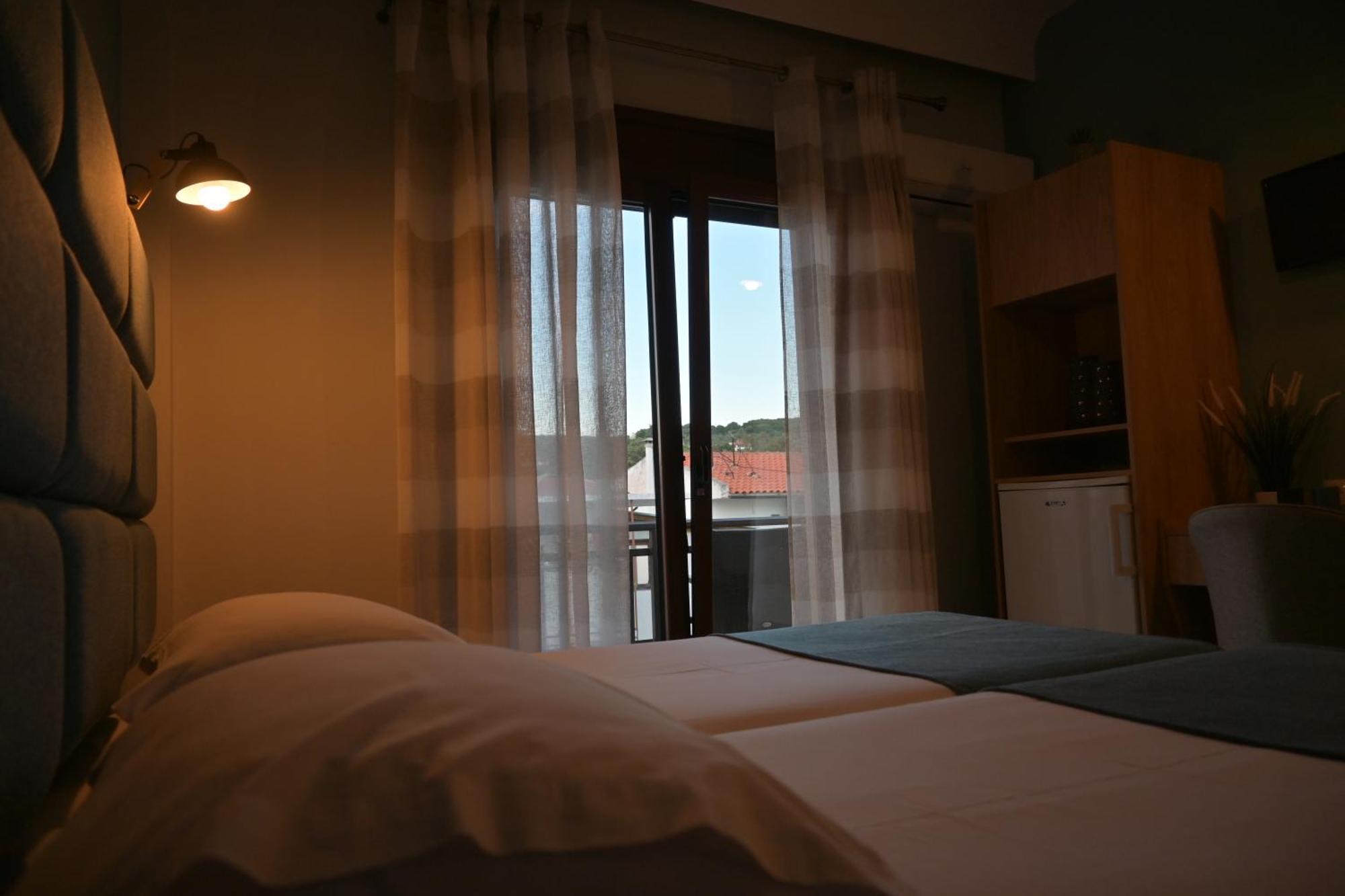 Maria Rooms To Let Ouranoupoli Bagian luar foto