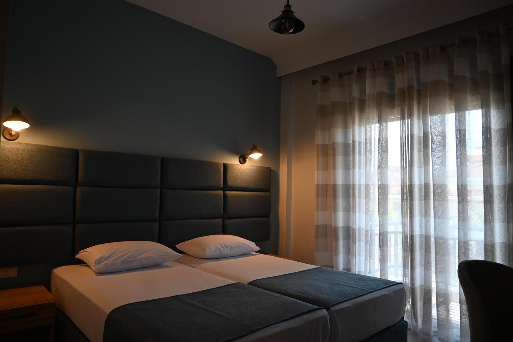 Maria Rooms To Let Ouranoupoli Bagian luar foto