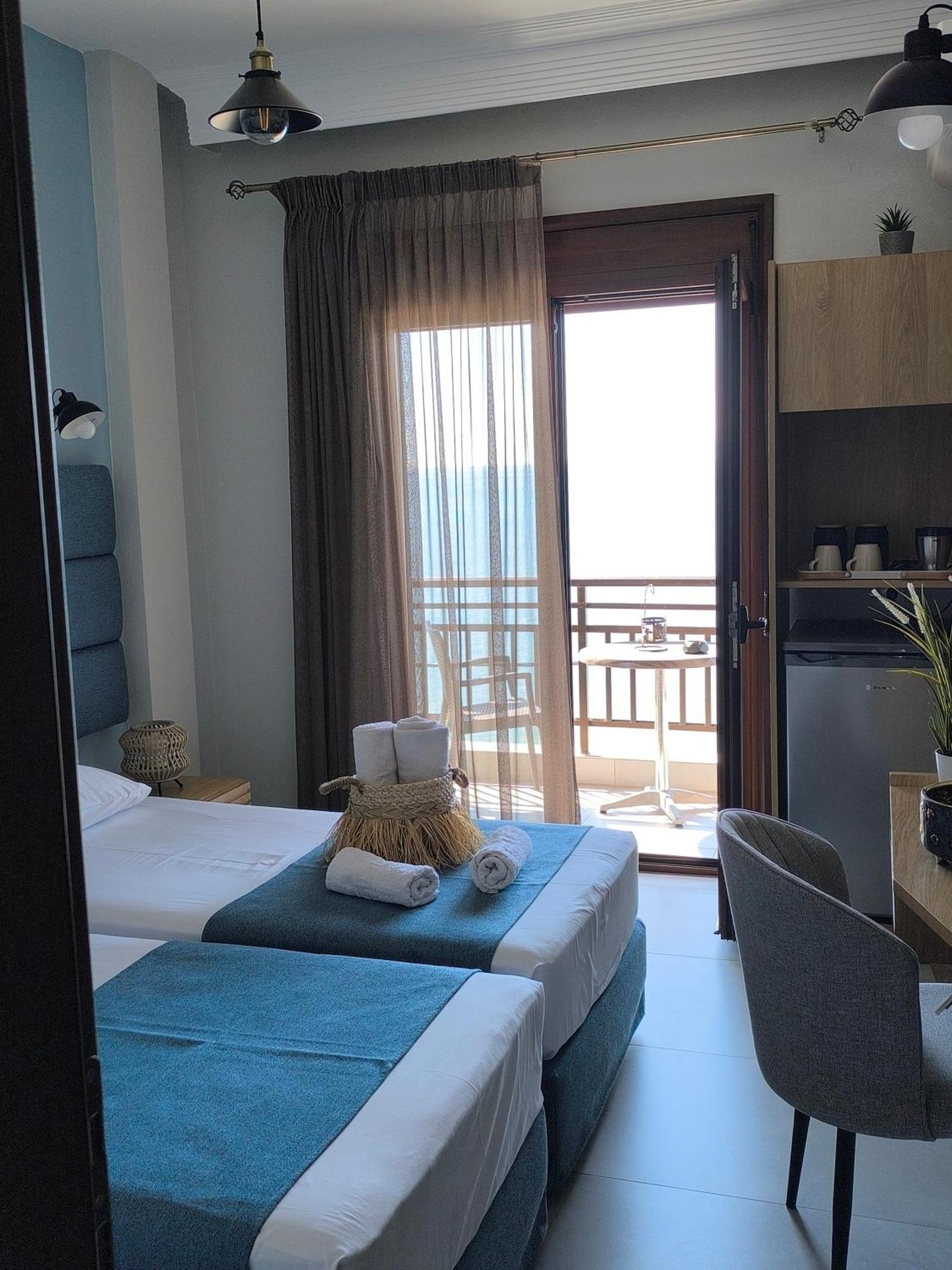 Maria Rooms To Let Ouranoupoli Bagian luar foto