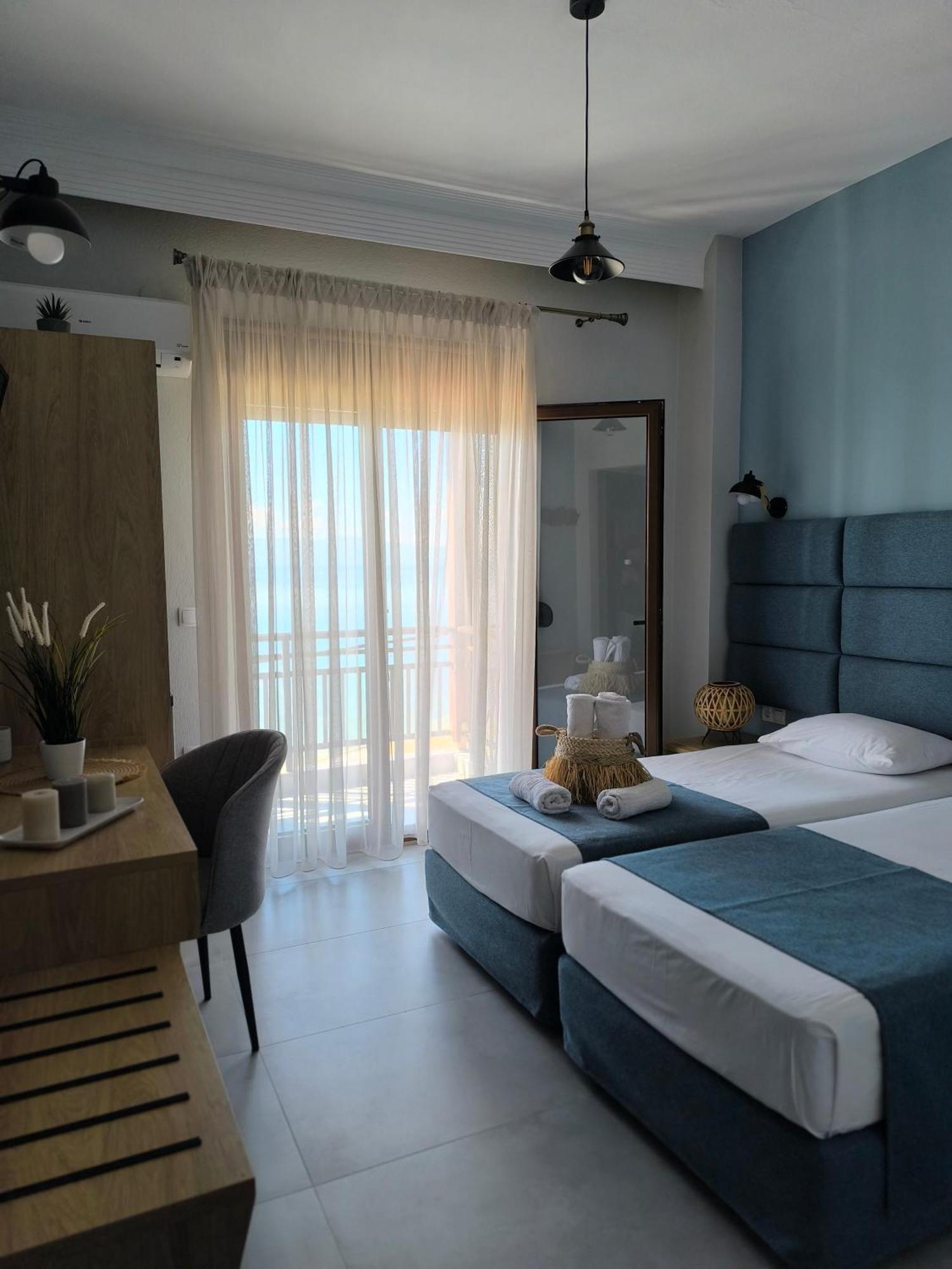 Maria Rooms To Let Ouranoupoli Bagian luar foto